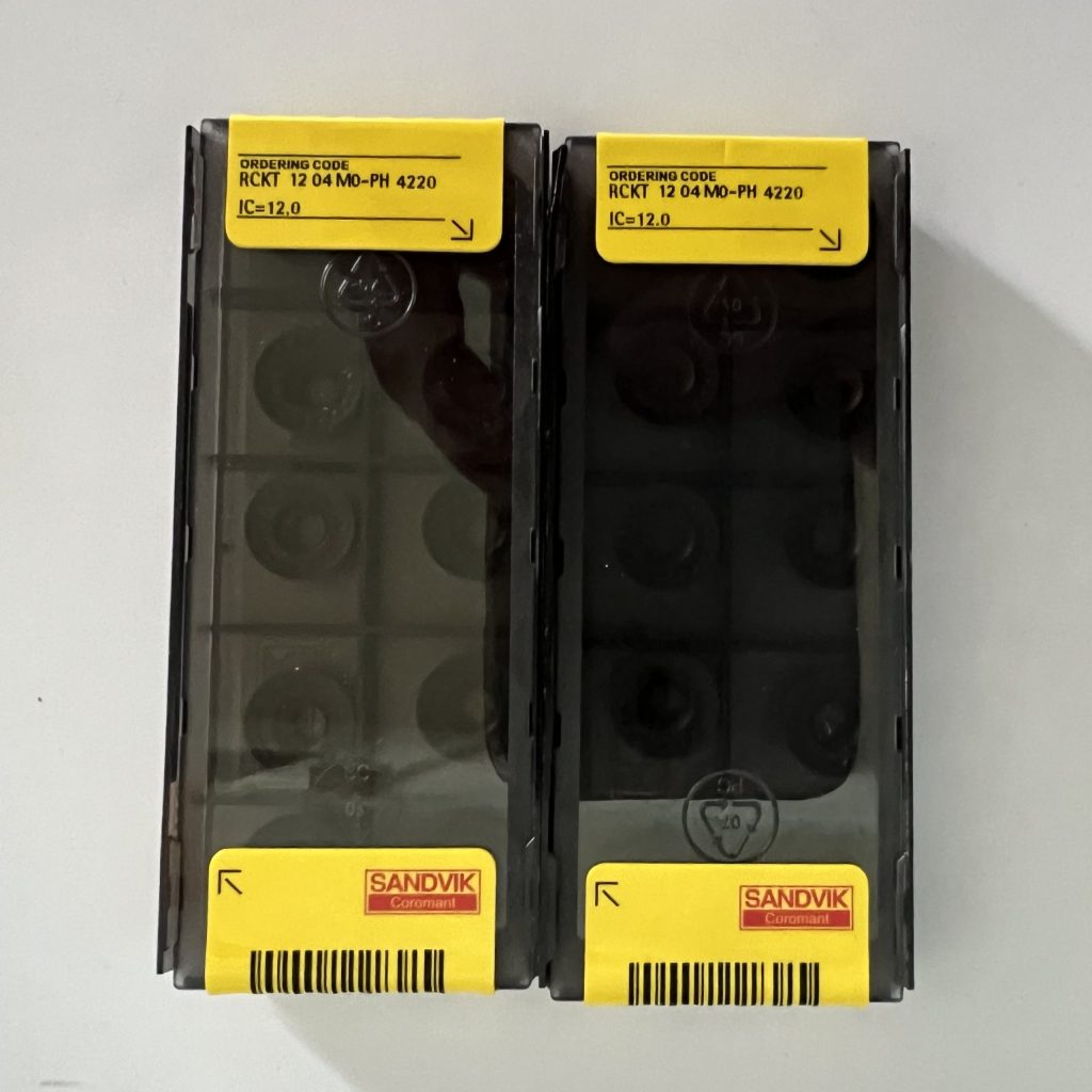 SANDVIK / RCMT1204M0-PH 4220 / 10 pcs