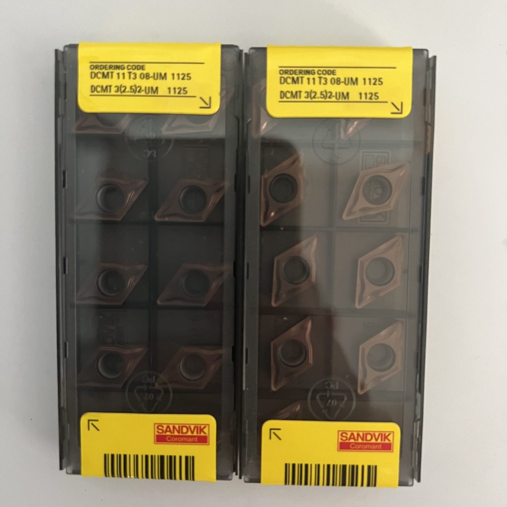 SANDVIK / DCMT 11T308-UM 1125/ 10pcs