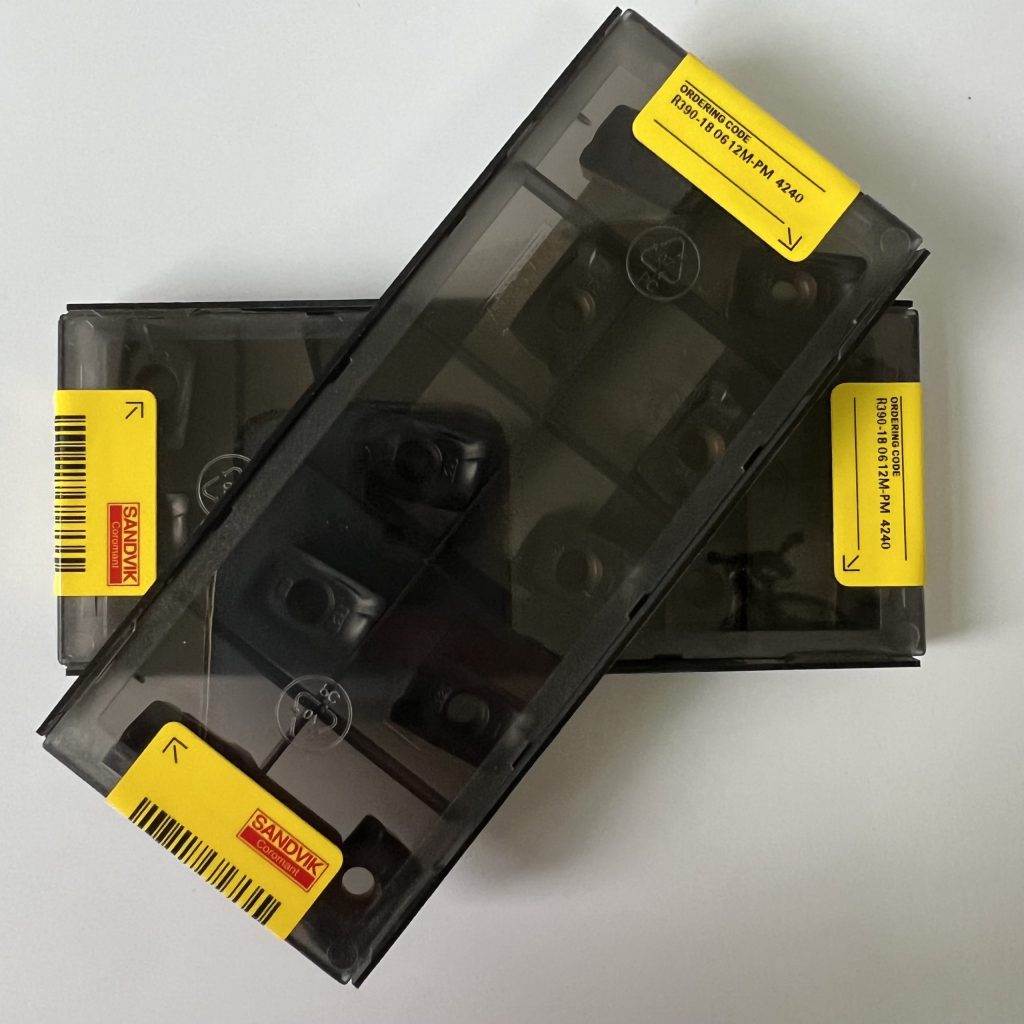 SANDVIK / R390-180612M-PM 4240 / 10pcs